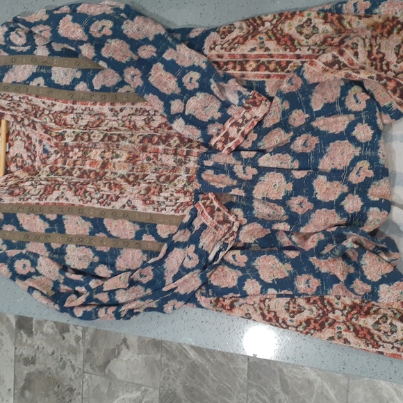 Long sleeve dress - Picture 2 of 3